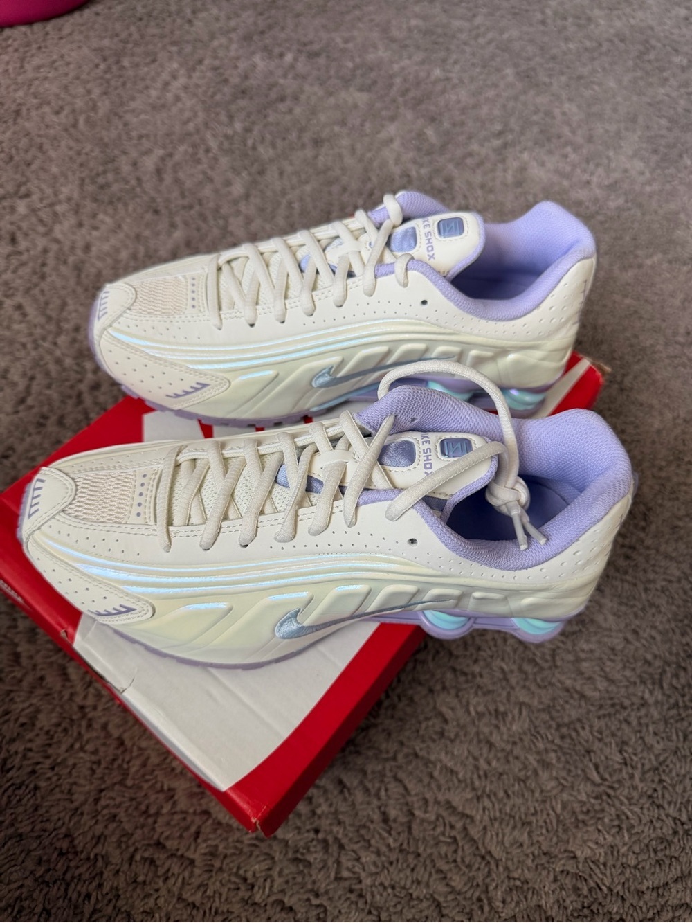 Brand New Nike Shox R4 Iridescent White & Lavender Sneakers
